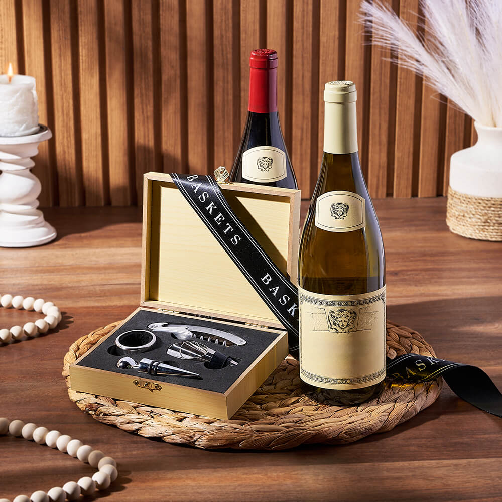 Elegant Wooden Wine Gift Set – how the gift is presented
