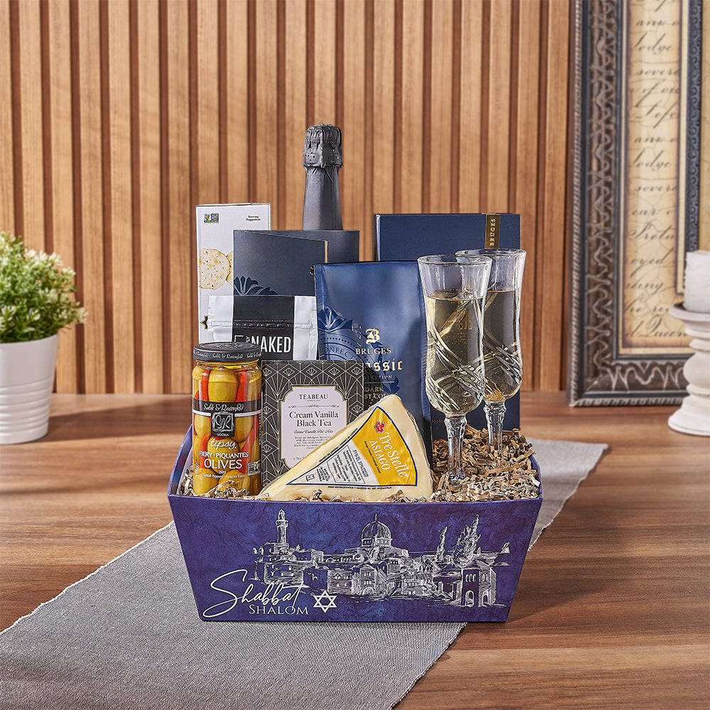 Kosher Sparkling Wine & Cheese Basket – how the gift is presented