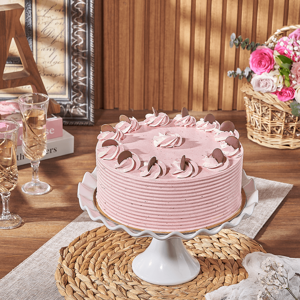 Large Strawberry Chocolate Cake – how the gift is presented