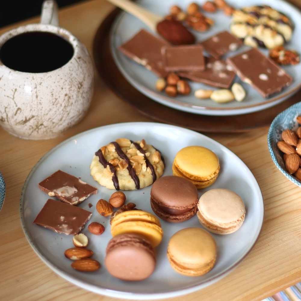 Montreal Baskets - Gift Baskets, Chocolates, Cookies, Macarons, Laval Delivery Montreal Baskets - Gift Baskets, Chocolates, Cookies, Macarons, Laval Delivery