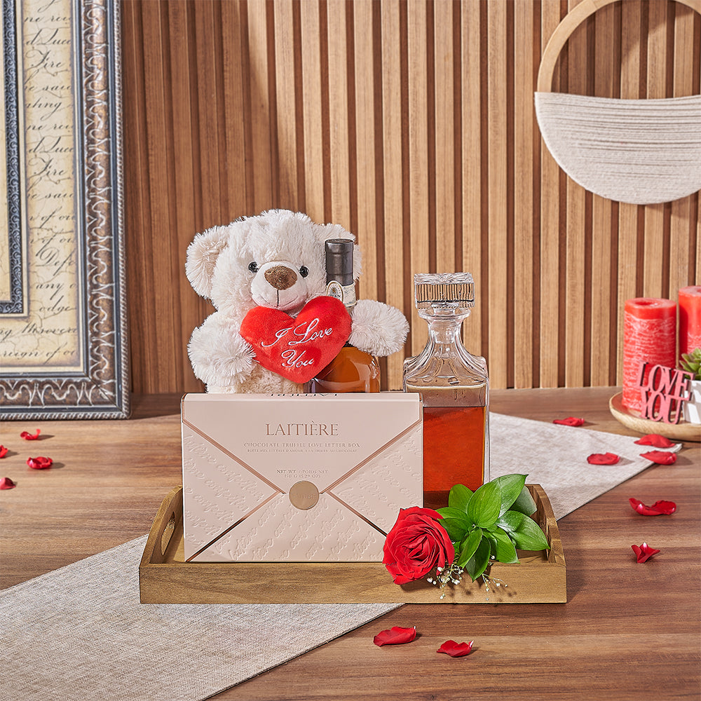 Valentine's Day Decanter and Whiskey Set – how the gift is presented