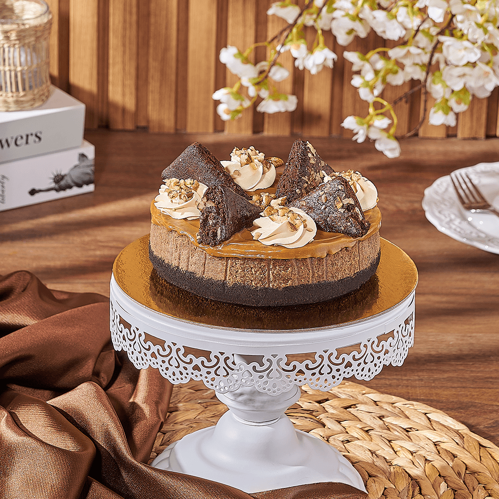 Caramel Pecan Fudge Cheesecake – how the gift is presented