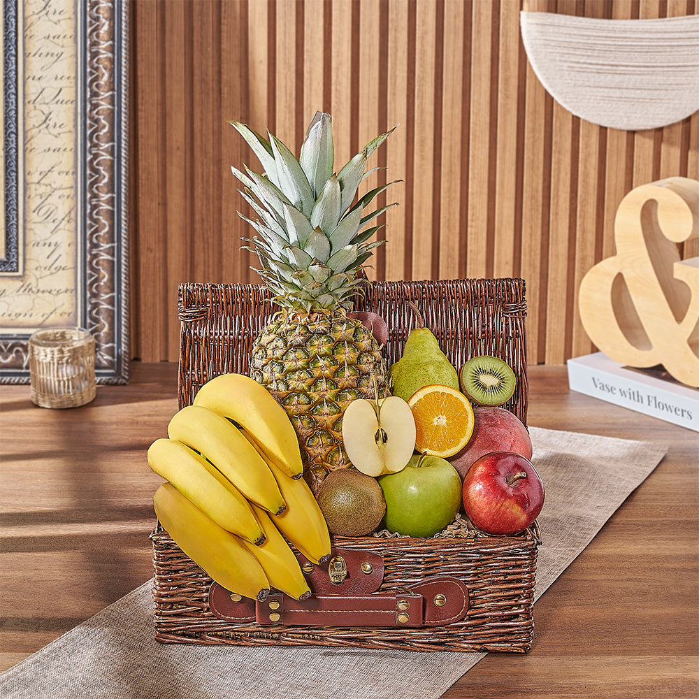 Tropical Fruit Picnic Basket – how the gift is presented