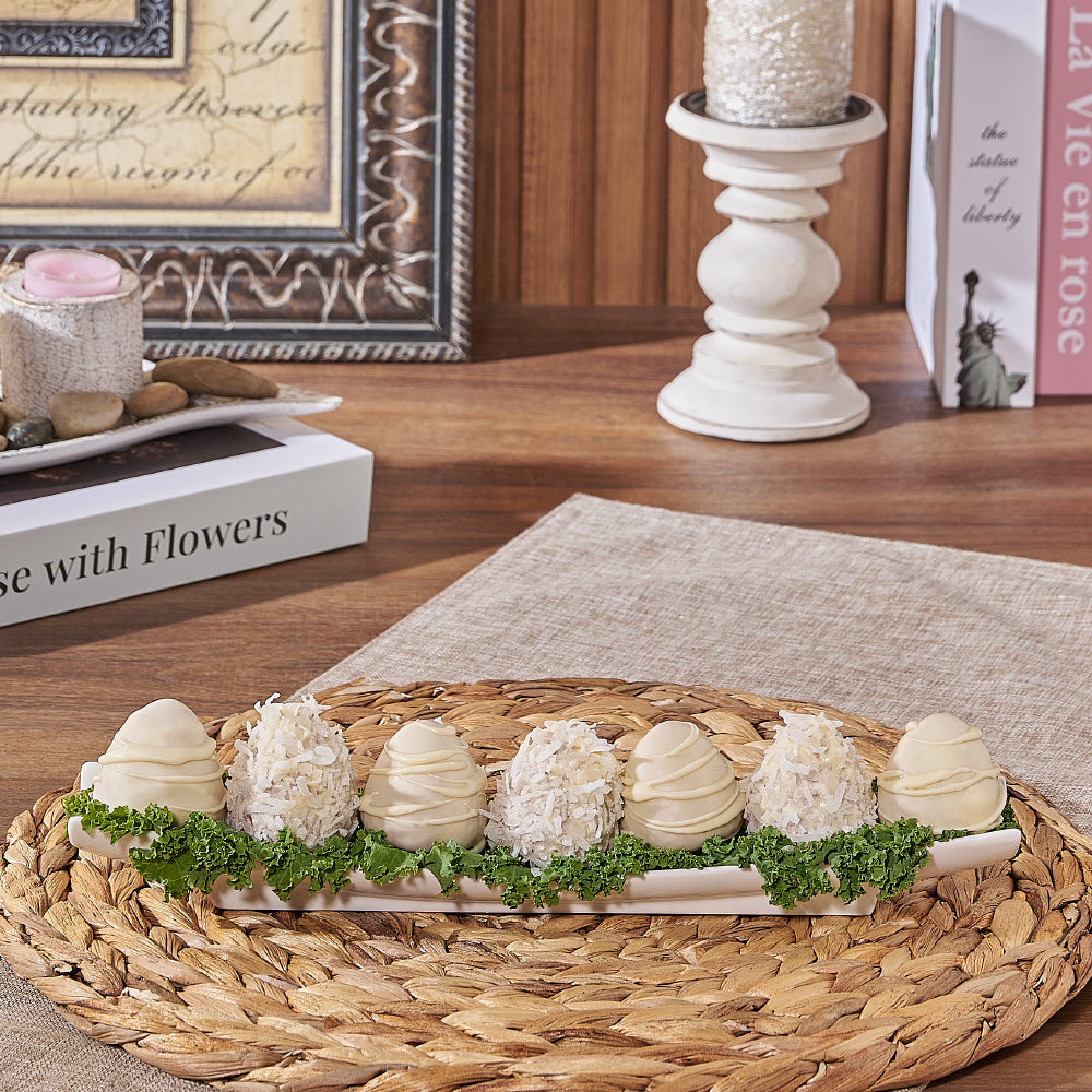White Chocolate Dipped Strawberries Plate – how the gift is presented