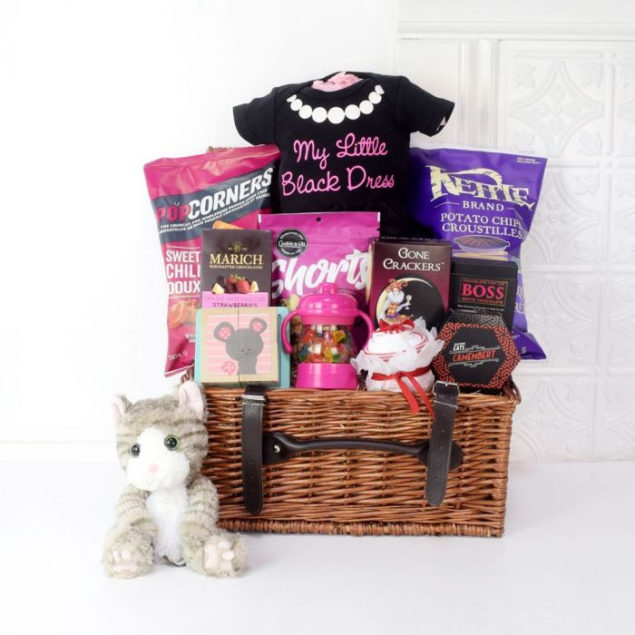 Newborn Girl Baby Gift Basket – how the gift is presented