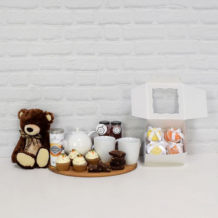 Baby Socks and Plush Bear Set – how the gift is presented
