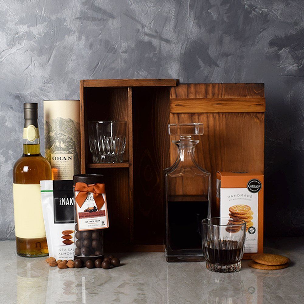 Whiskey Decanter Set with Sweets – how the gift is presented