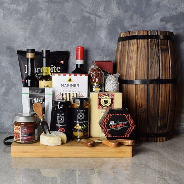 Wine Gift Basket with Farmhouse Board – how the gift is presented
