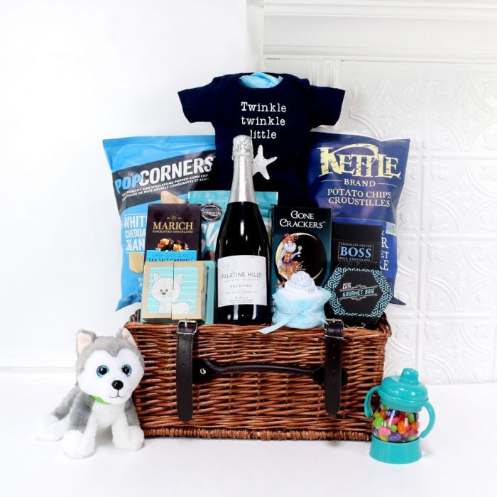 Baby Basket with Treats and Wine – how the gift is presented