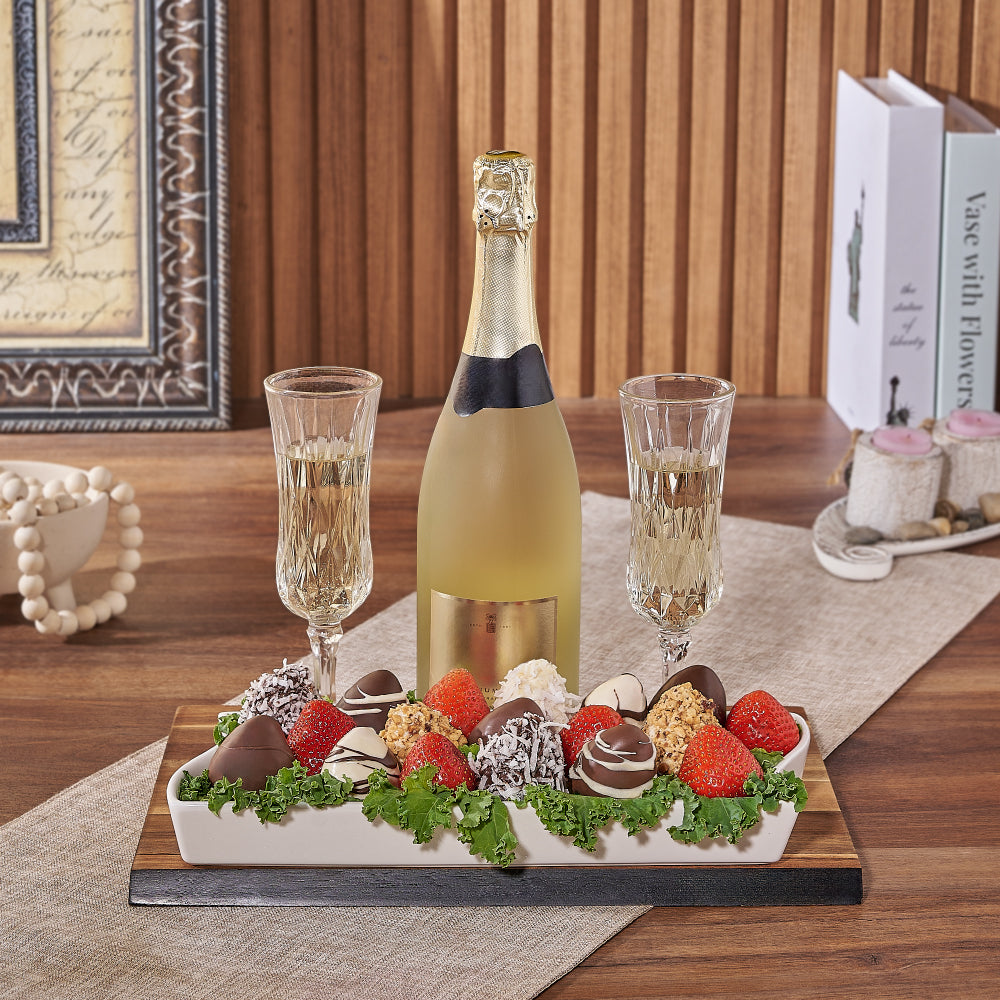French Sparkling Wine and Strawberries Gift – how the gift is presented