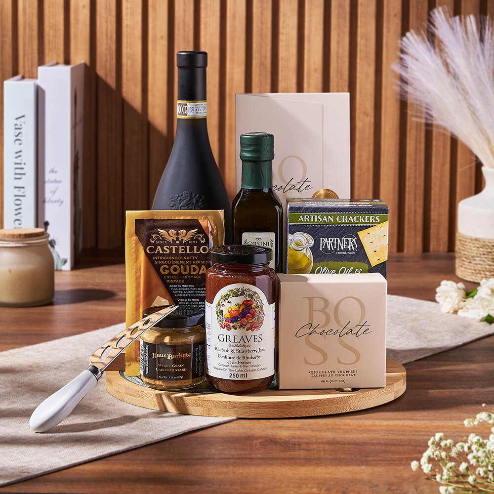 Cheese Board and Wine Gift Set with Cheese, Olive Oil, and Wine – how the gift is presented