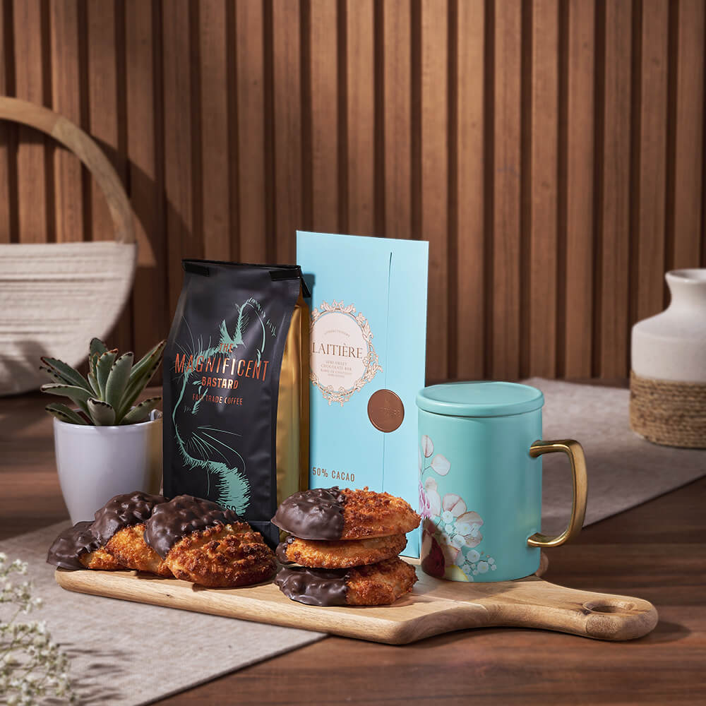 Coffee &amp; Macaroon Gift Board, coffee gift, coffee, chocolate gift, chocolate, cookie gift, cookie, macaroon gift, macaroon, Montreal delivery
