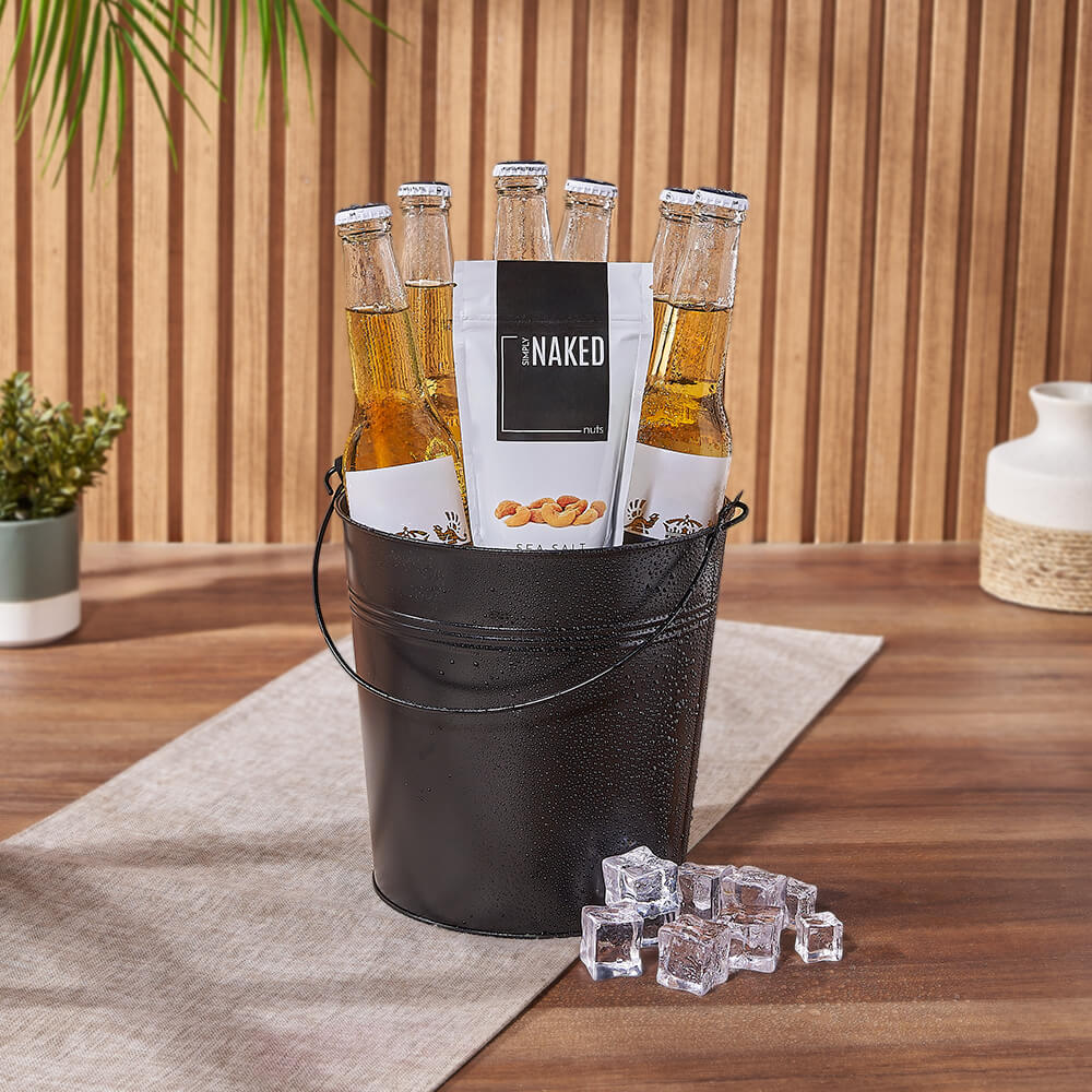 Corona Beer Bucket with Cashews – how the gift is presented