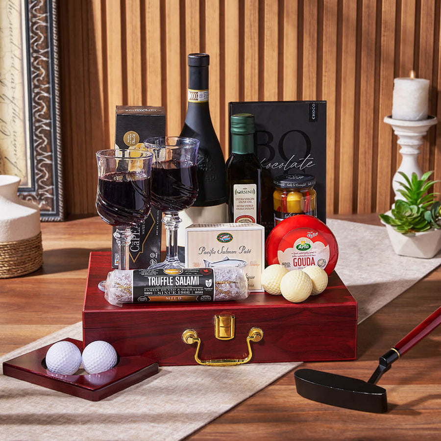 With the Deluxe Wine & Golfing Snack Set, delight the golf enthusiast in your life on their special occasion, Montreal delivery 