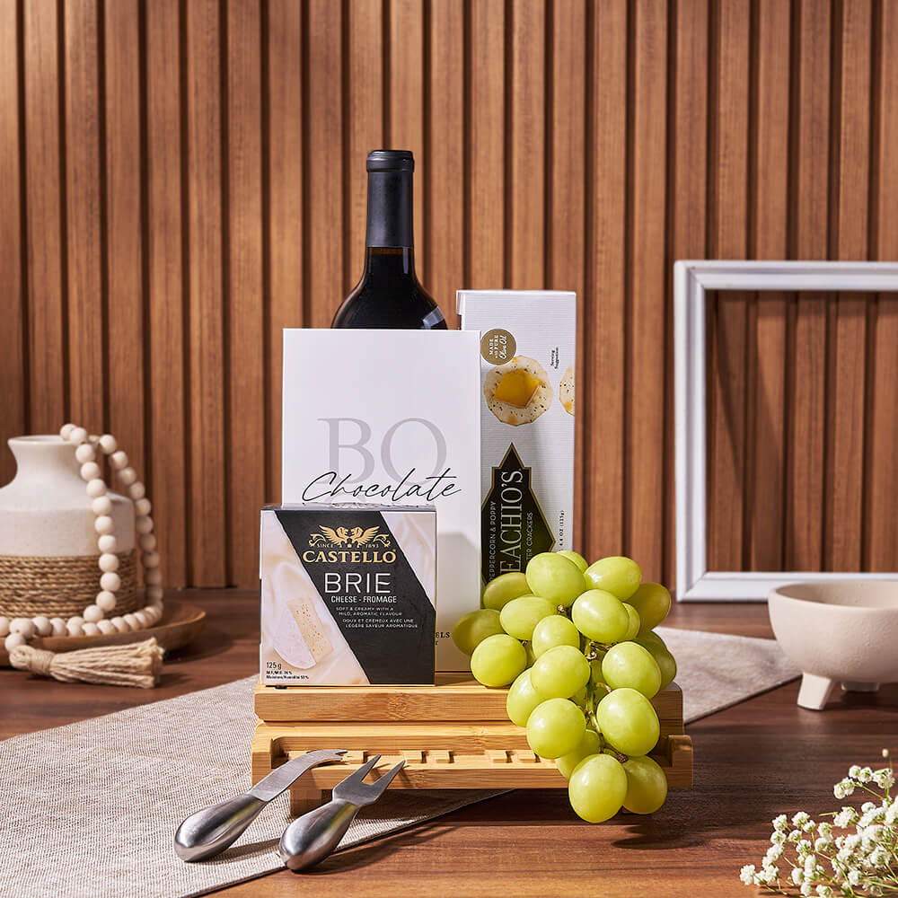 Grange Park Wine & Cheese Basket, wine gift, wine, cheese gift, cheese, chocolate gift, chocolate, fruit gift, fruit, Montreal delivery