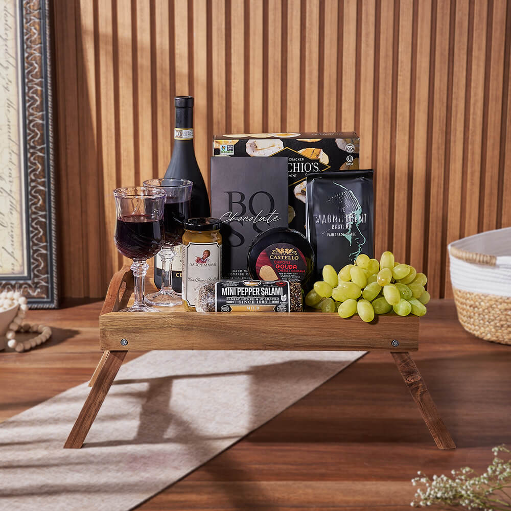 Guildwood Wine &amp; Snack Basket, wine gift, wine, charcuterie gift, charcuterie, Montreal delivery