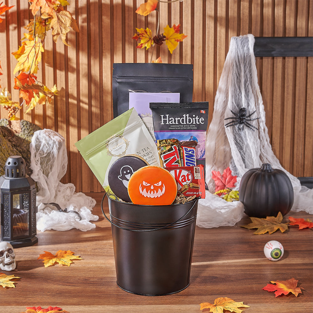 Halloween Tricks &amp; Treats Gift Basket, halloween gift, halloween, candy gift, candy, chocolate gift, chocolate, Montreal delivery