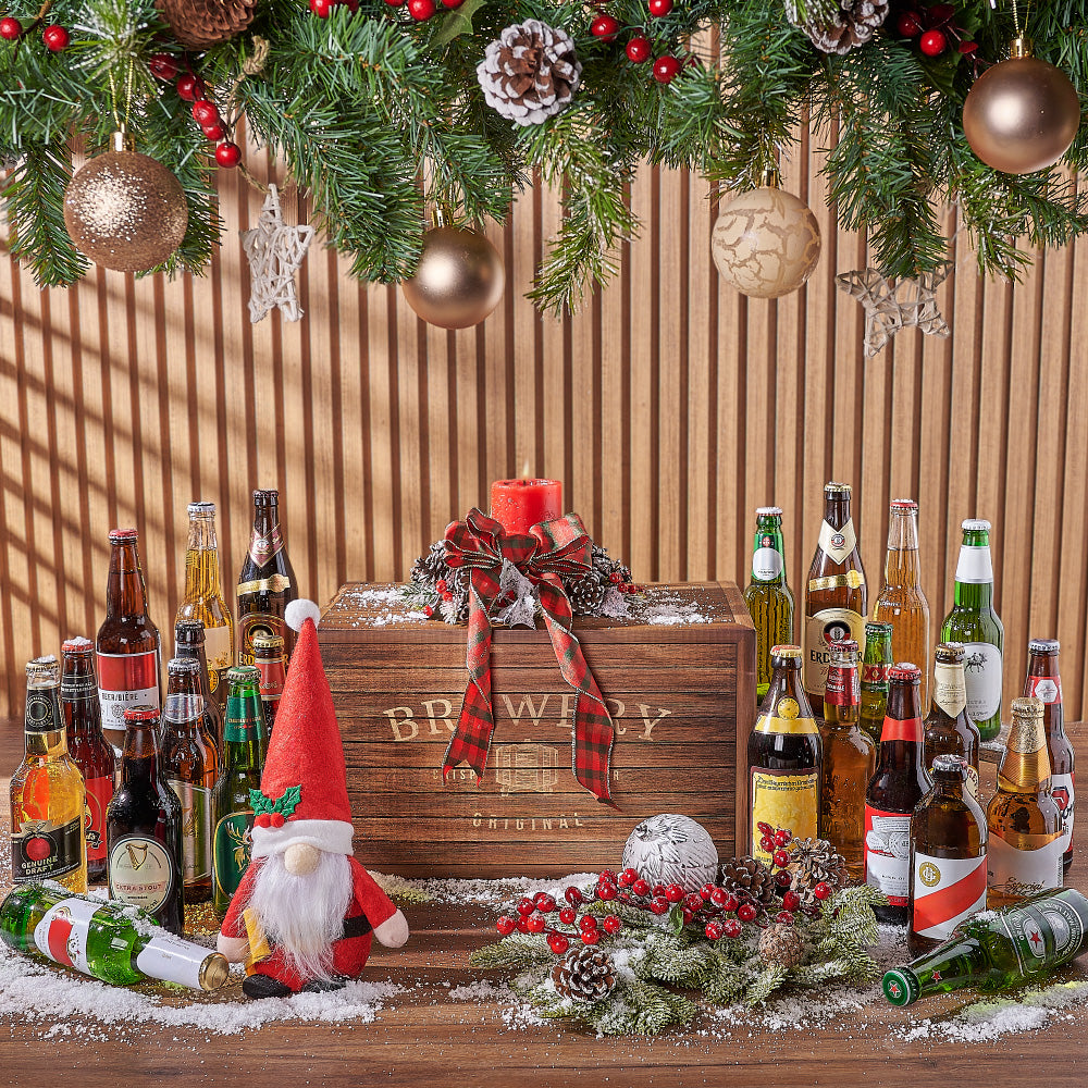 Festive 24-Bottle Beer Gift in Wooden Brewery Box with Plush Santa – how the gift is presented