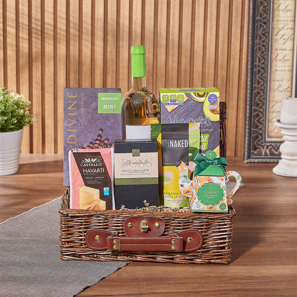 Kosher Wine &amp; Treats Basket
Montreal Baskets- Montreal Delivery