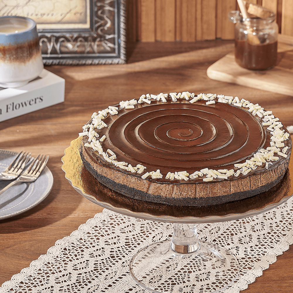 Large Rich Chocolate Cheesecake – how the gift is presented