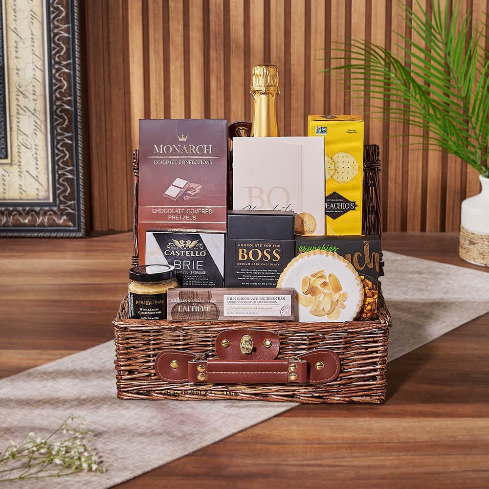 Wicker Picnic Basket with Freixenet Cava – how the gift is presented