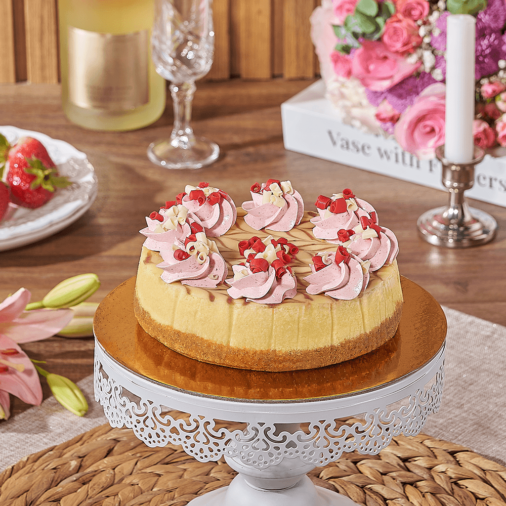 Small Strawberry Cheesecake – how the gift is presented