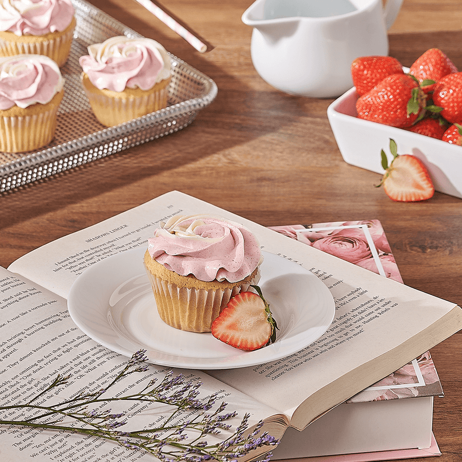 Vanilla & Strawberry Buttercream Cupcakes, cupcake gift, cupcake, dessert gift, dessert, cake gift, cake