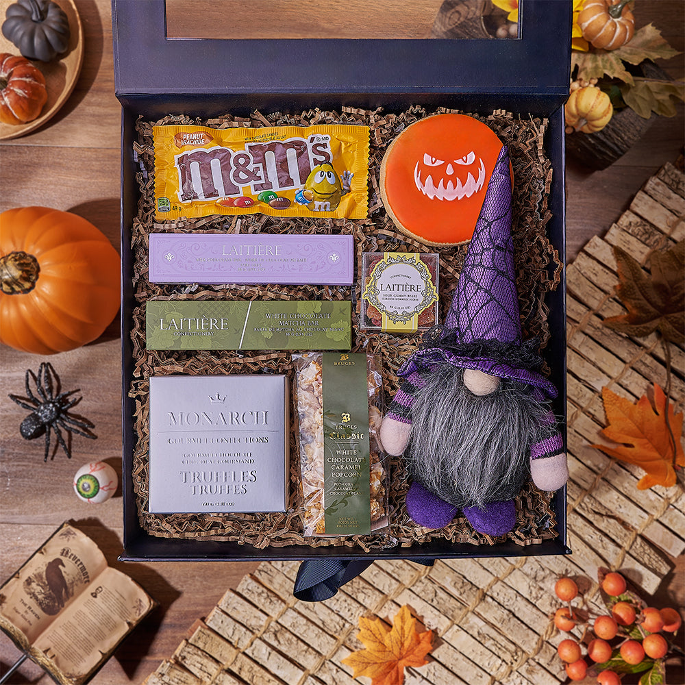 Halloween Sweet Treat and Plush Basket – how the gift is presented