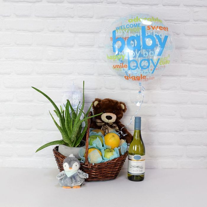 Baby Boy Basket with Red Wine – how the gift is presented