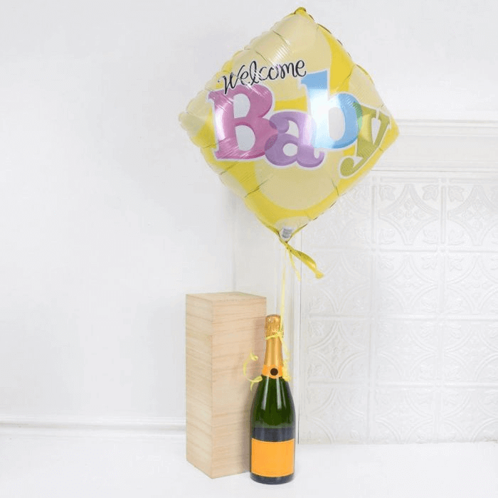 Baby Celebration with Champagne – how the gift is presented
